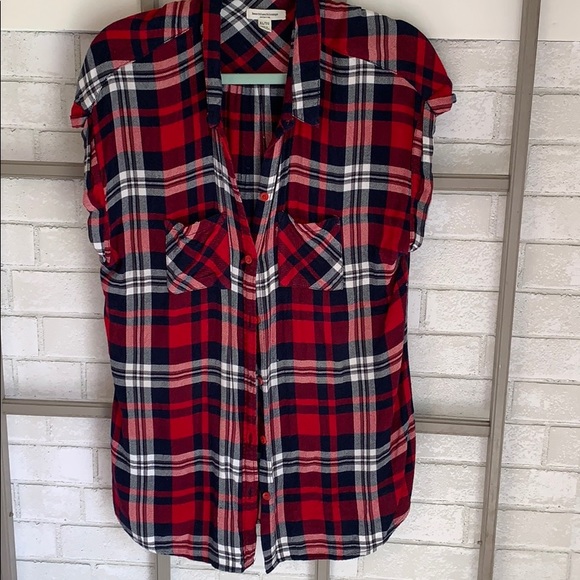beachlunchlounge Tops - Beach lunch lounge plus button shirt
